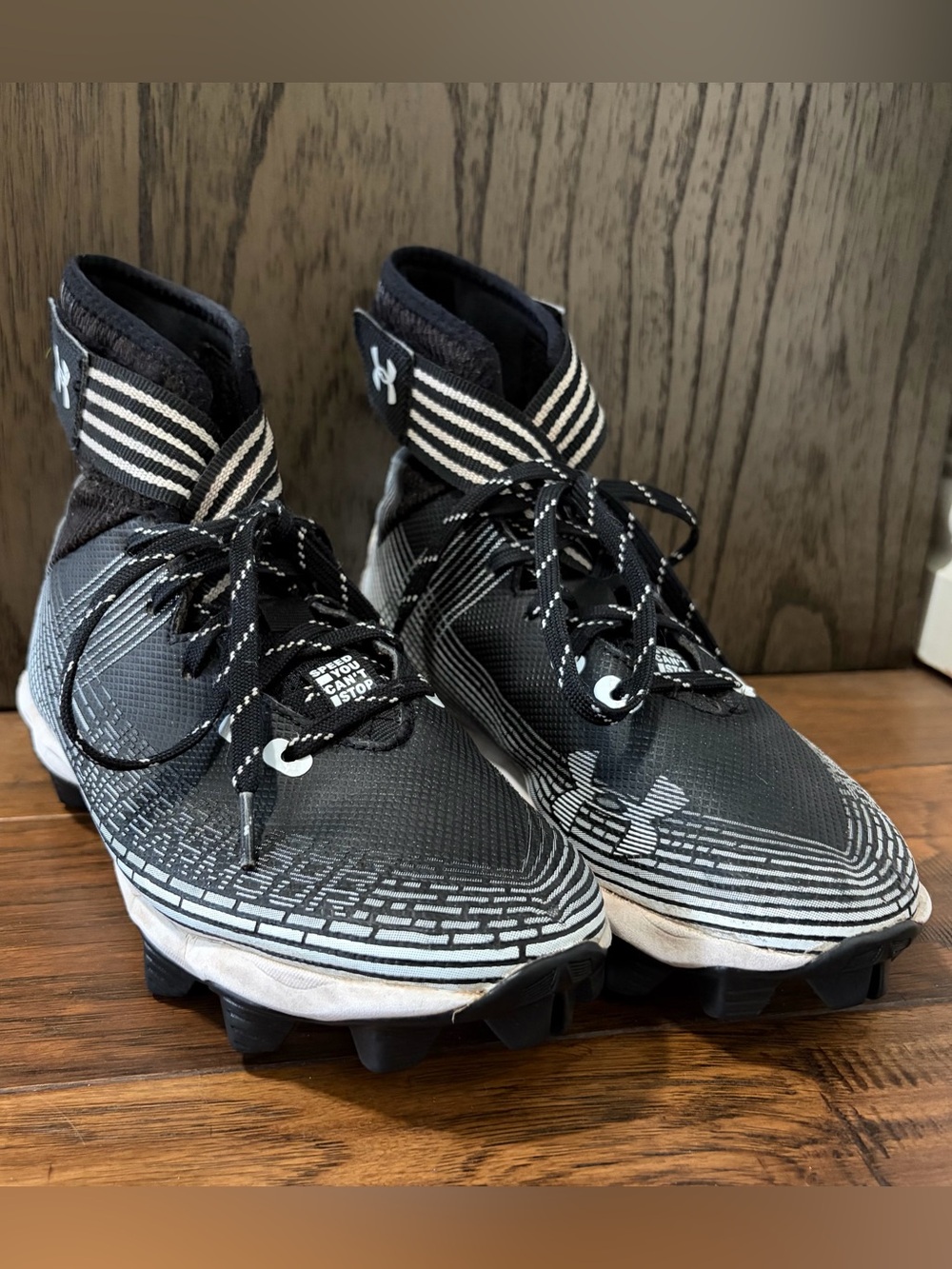 Under Armour White Black High Top Football Cleats Size 4.5 Youth